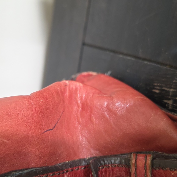 Fossil Leather Keyhole Tote Shoulder Bag in Red 17x10x4 Distressed Discoloration - Picture 17 of 17